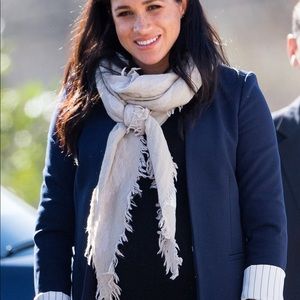 As Seen On Meghan Markle! Aritzia Wilfred Scarf